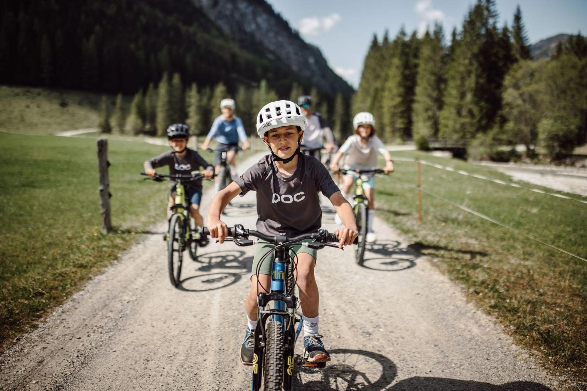 Dips&Drops - The First Bike And Ski Hub Флахау Экстерьер фото