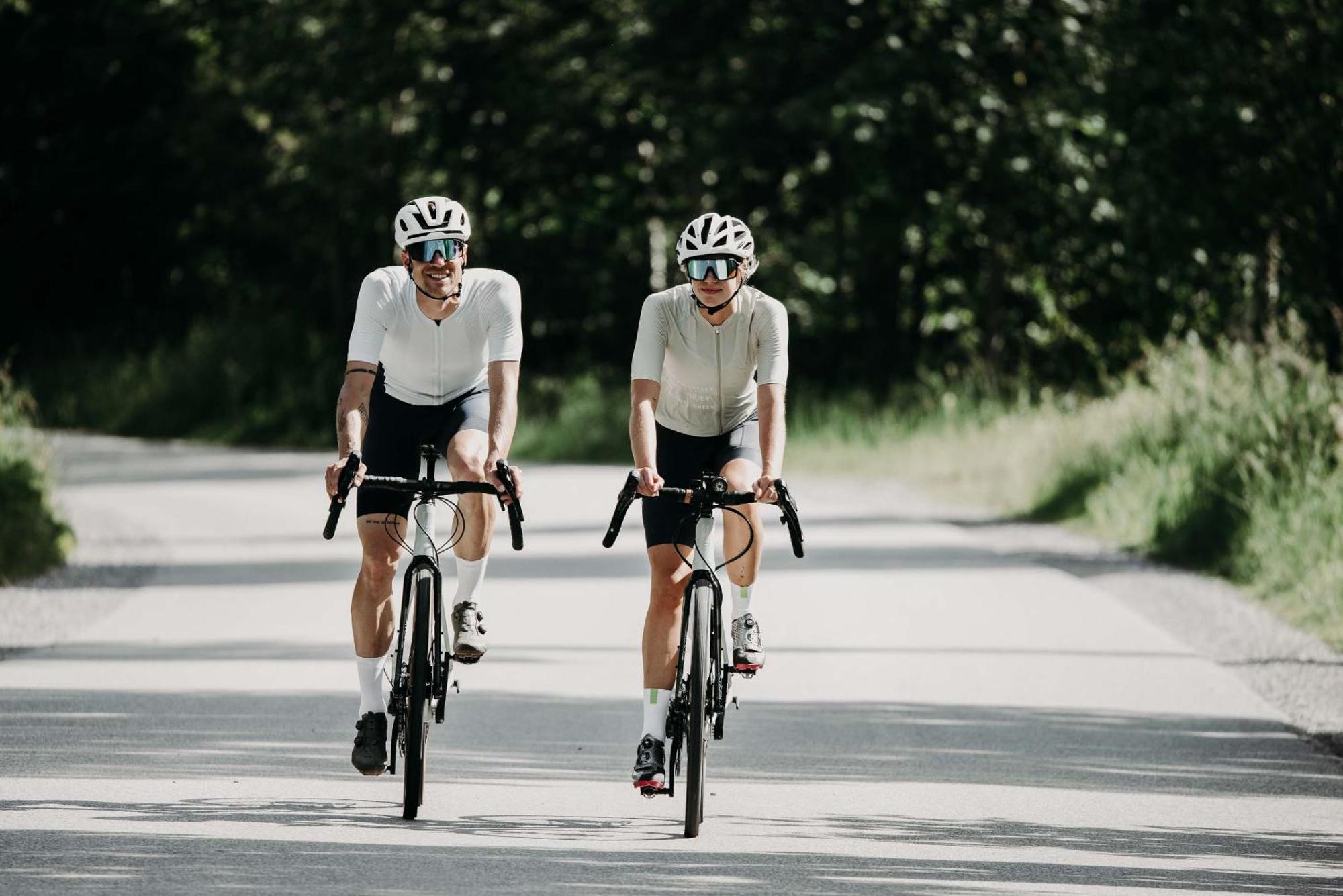 Dips&Drops - The First Bike And Ski Hub Флахау Экстерьер фото